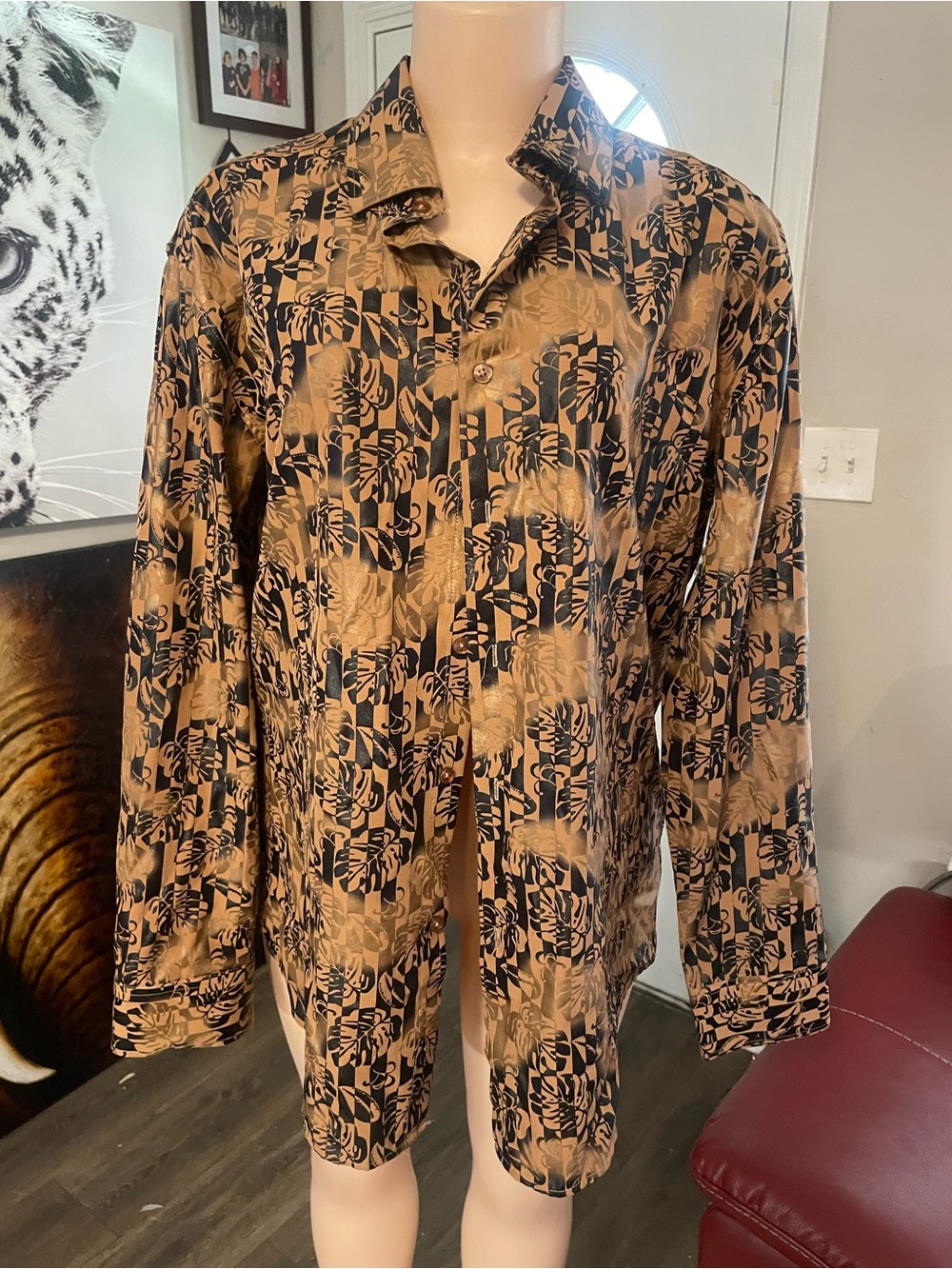 Suslo Couture Satin Floral Geometric Button-Up Shirt in Tan and Black XL dress